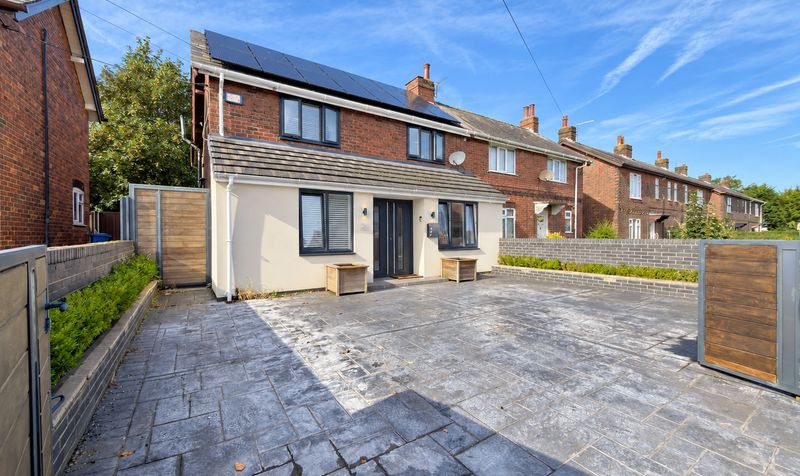 Hall Lane, Simonswood, L33